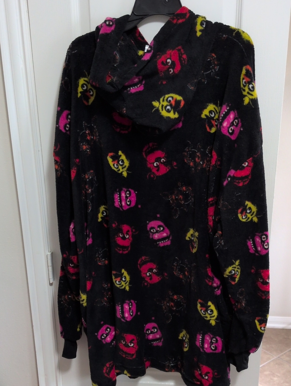 Five Nights At Freddy's Hoodie Blanket Unisex - Picture 3 of 4